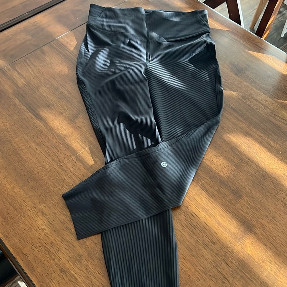 Lululemon base pace ribbed 25”